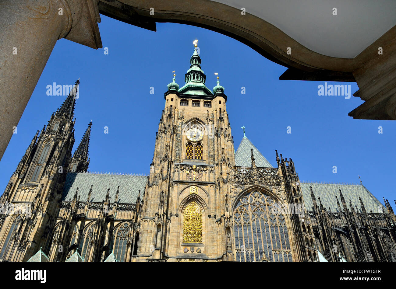 Prague, République tchèque. Habour (depuis 1997, la cathédrale métropolitaine de Saint Vitus, Venceslas et Adalbert).... Banque D'Images