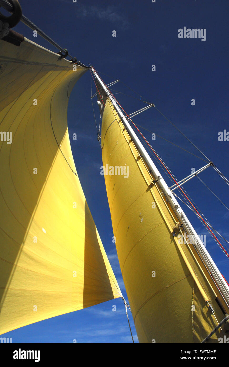 72 Challenger yacht de course à la voile avec la grand-voile et Génois, Mid-Atlantic Banque D'Images