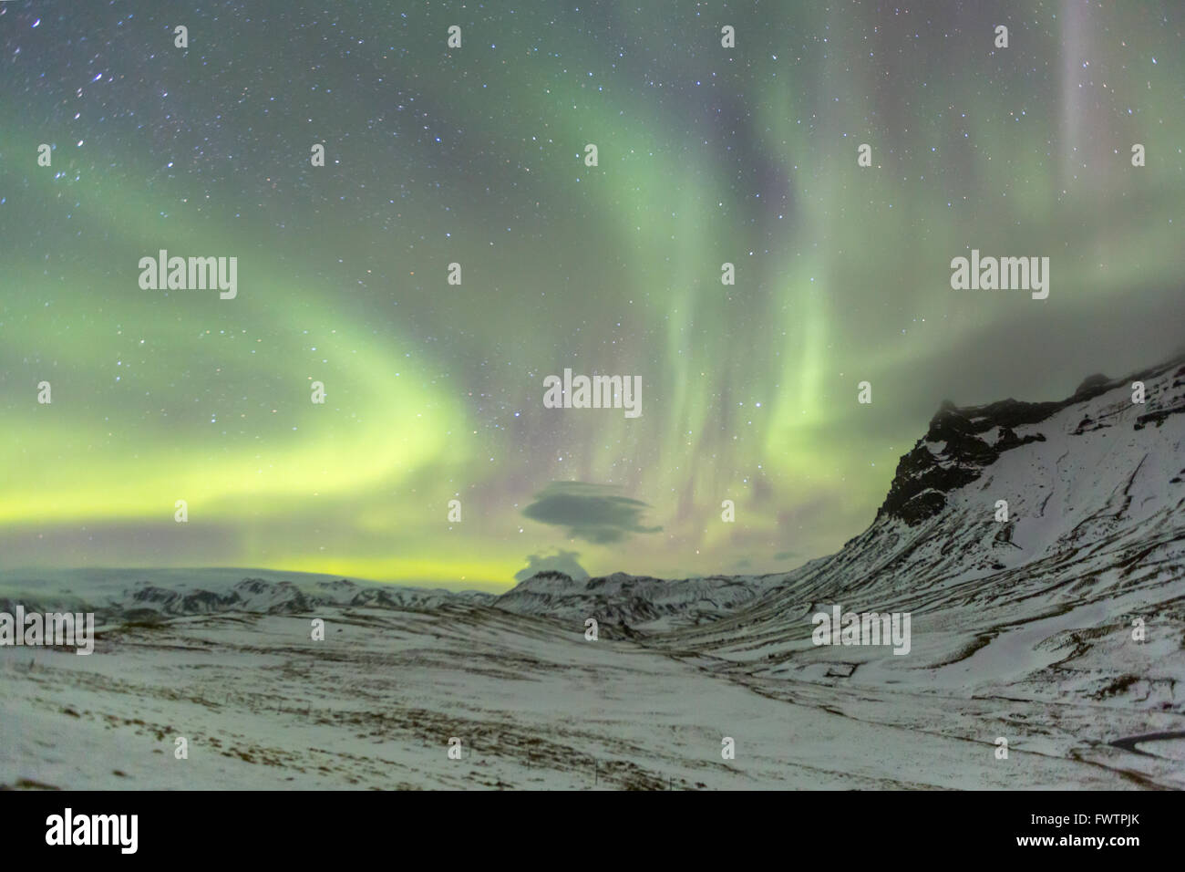 La Northern Light Aurora Borealis à Vik l'Islande Banque D'Images