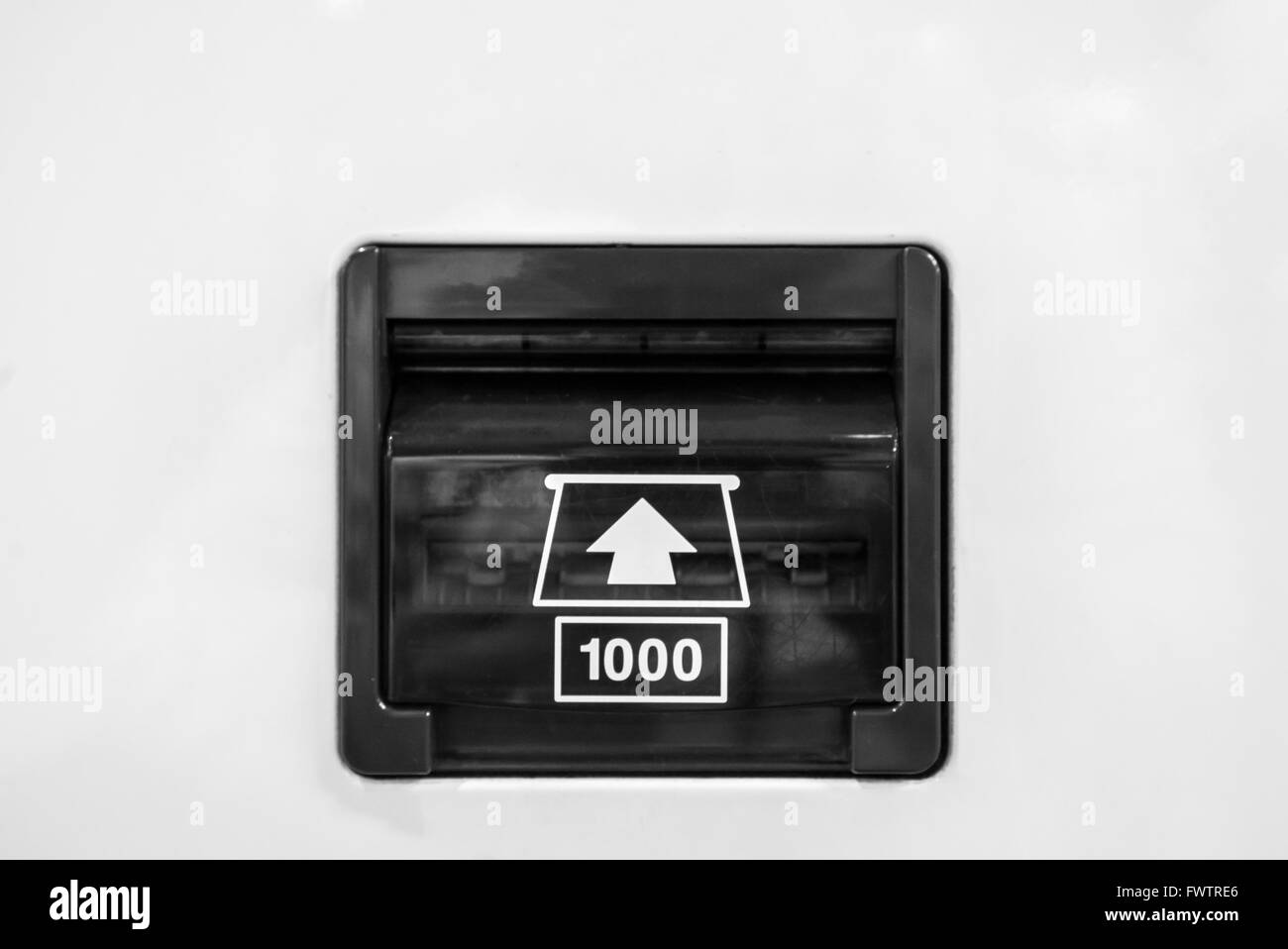 Distributeur automatique de l'espace insertion des billets Banque D'Images