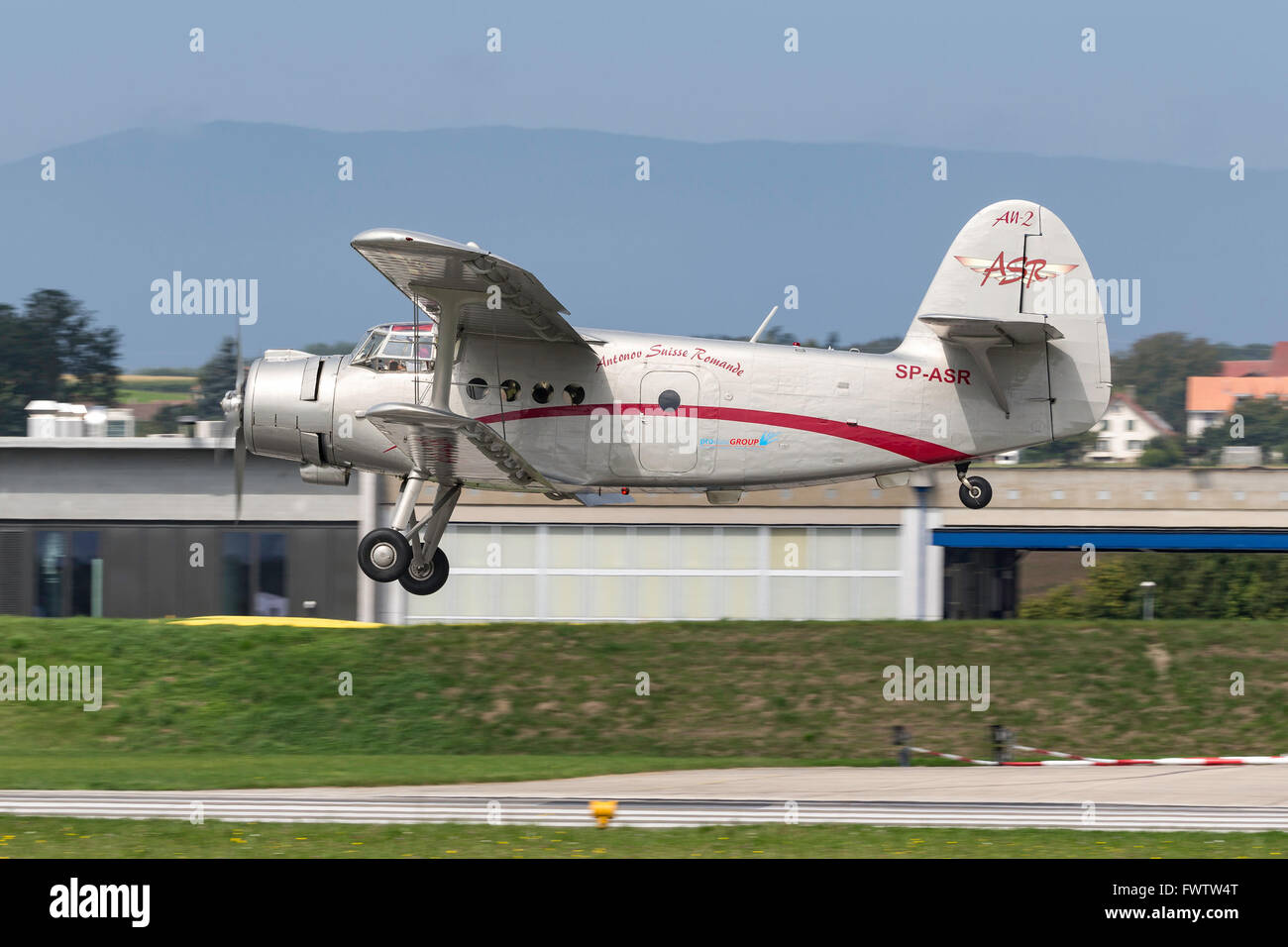 Un PZL-Mielec SP-2-ASR, une licence version polonaise construit de la Fédération russe Antonov An-2 biplan. Banque D'Images