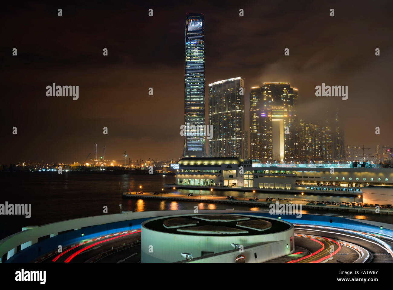 La nouvelle ville de Kowloon et de Hong Kong, le plus haut bâtiment de l'International commerce center ICC, Hong Kong, Chine. Banque D'Images