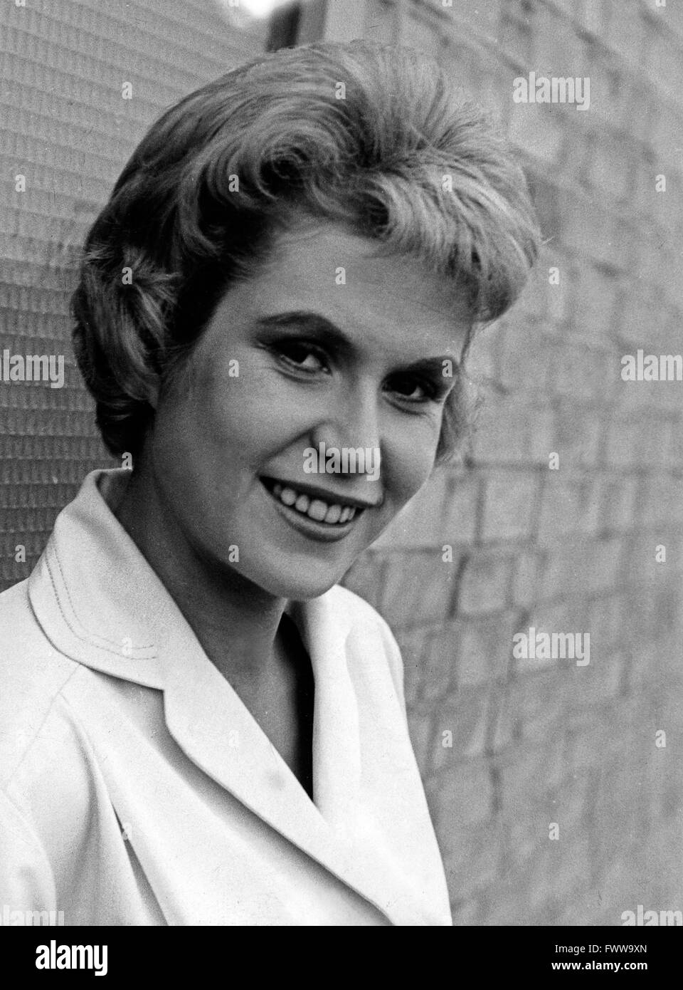 Deutsche Schauspielerin Heliane Bei, Deutschland 1950er Jahre. L'actrice allemande Heliane Bei, l'Allemagne des années 1950. Banque D'Images