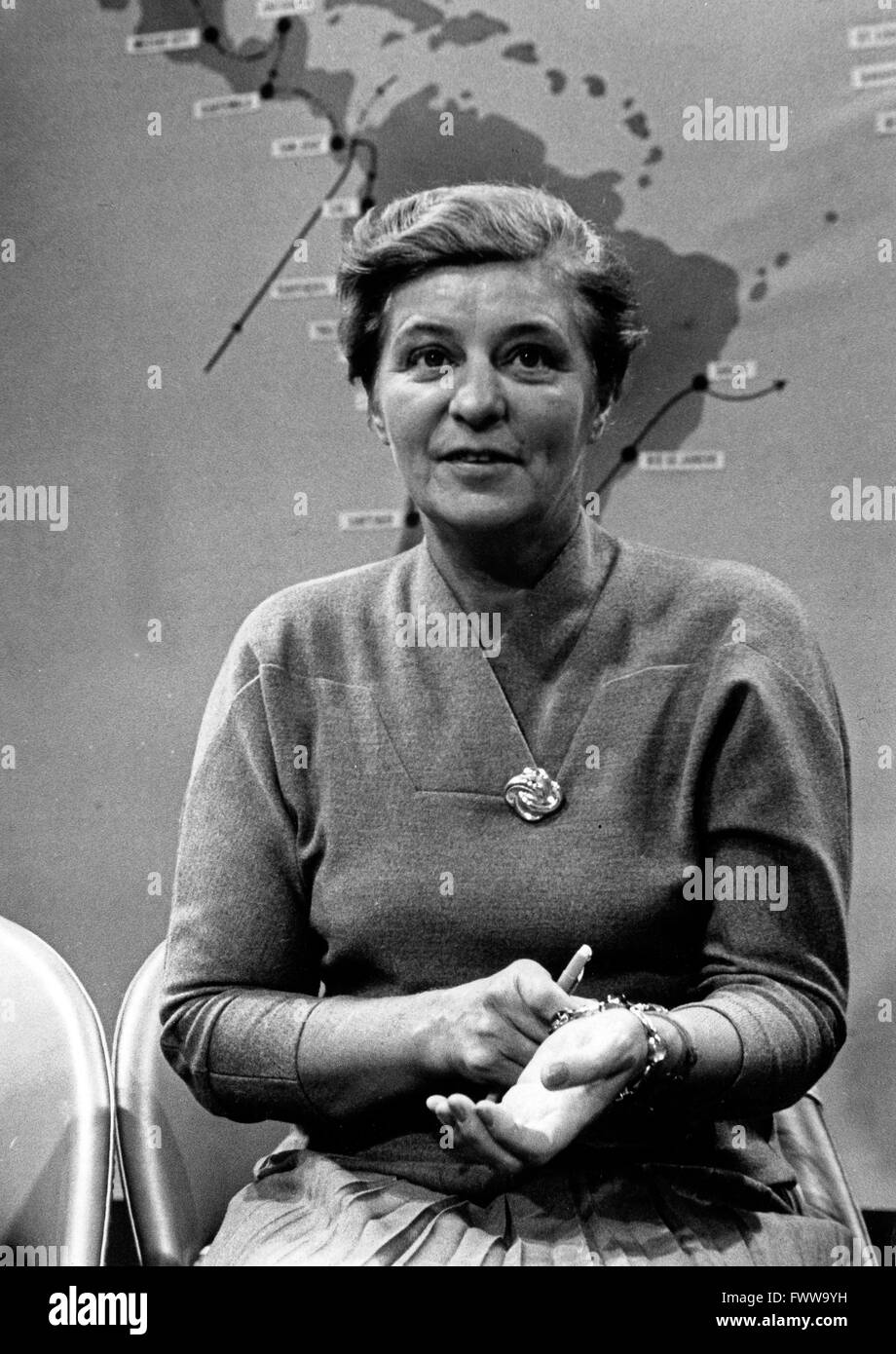 Elly Beinhorn Deutsche Fliegerin, 1950er Jahre Deutschland. Femme pilote allemand célèbre Elly Beinhorn, Deutschland 1950. Banque D'Images