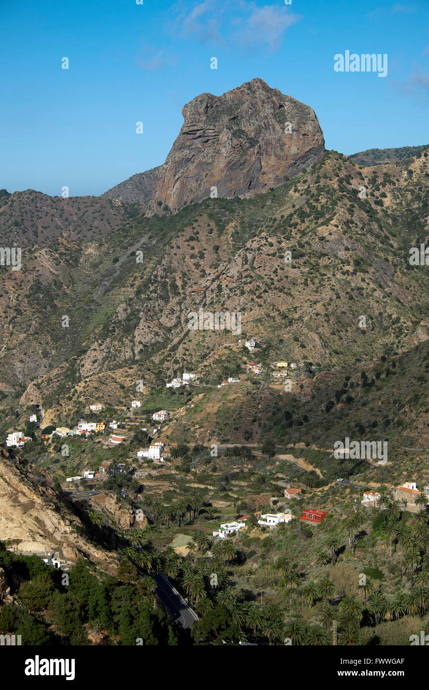 Vallehermoso avec le massif rocheux Roque Cano, la Gomera, Canary Islands, Spain Banque D'Images