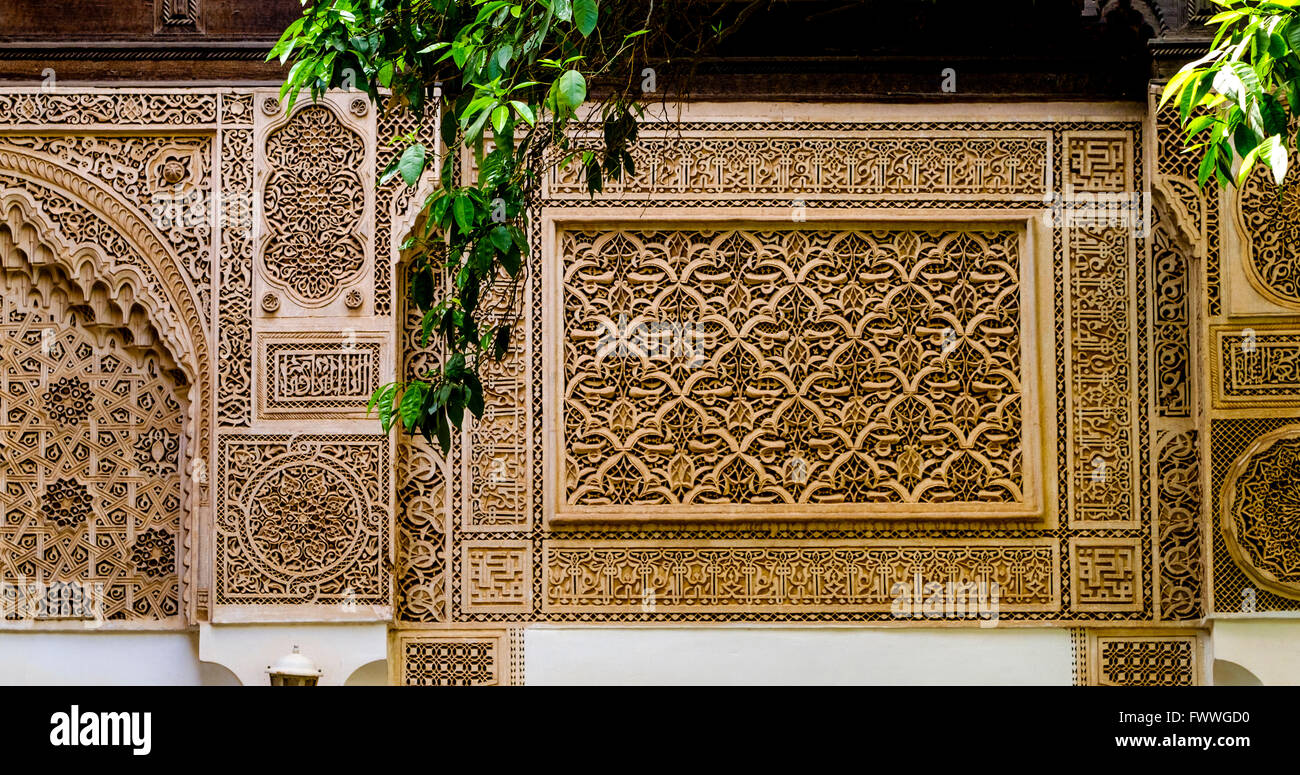Boiseries décoratives dans le Palais de la Bahia à Marrakech, Maroc, Afrique du Nord Banque D'Images