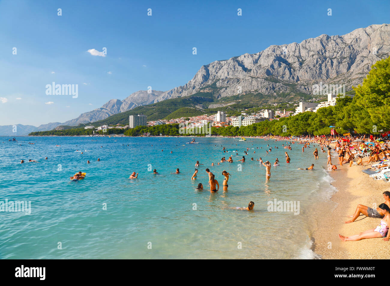 Plage de Makarska Makarska Riviera (), Dalmatie - Croatie Banque D'Images