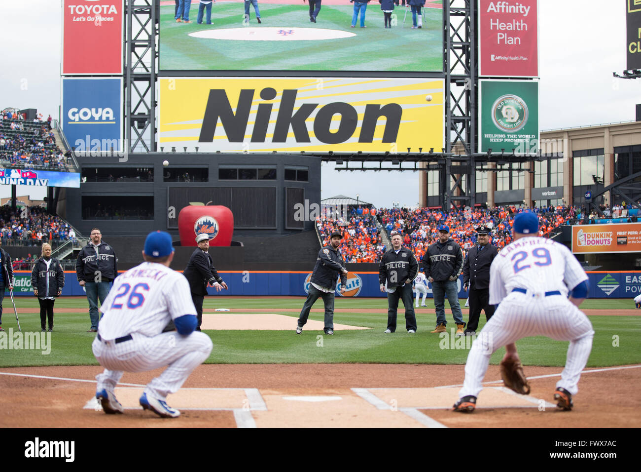 Queens, New York, USA. 8 avril, 2016. NY Mets au match d'ouverture de crédit : Louise Citifield Wateridge/ZUMA/Alamy Fil Live News Banque D'Images