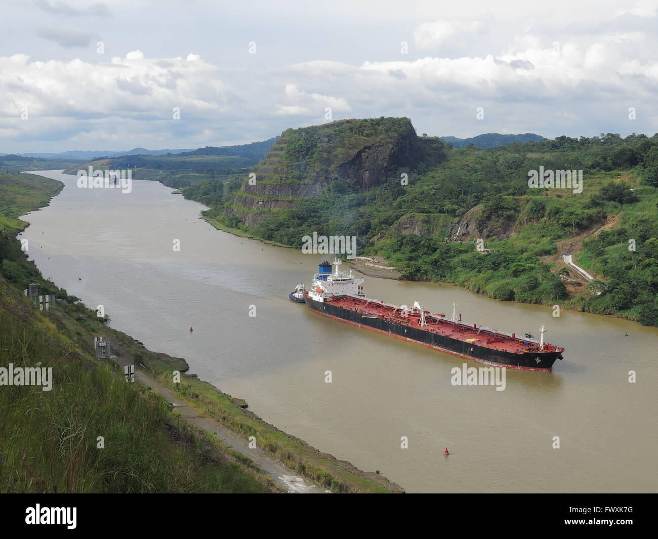 Traversée du canal de Panama pour navire de charge Banque D'Images