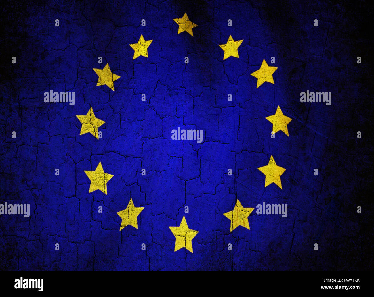 Grunge drapeau de l'Union européenne sur un vieux mur fissuré Banque D'Images