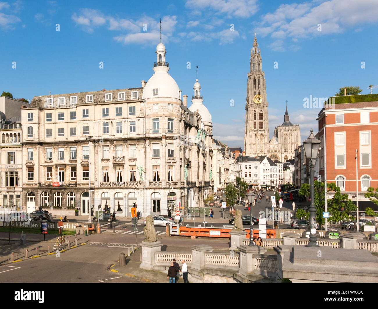 Hansahuis, bâtiment rue Suikerrui et cathédrale de Notre Dame d'Anvers, Flandre orientale, Belgique Banque D'Images