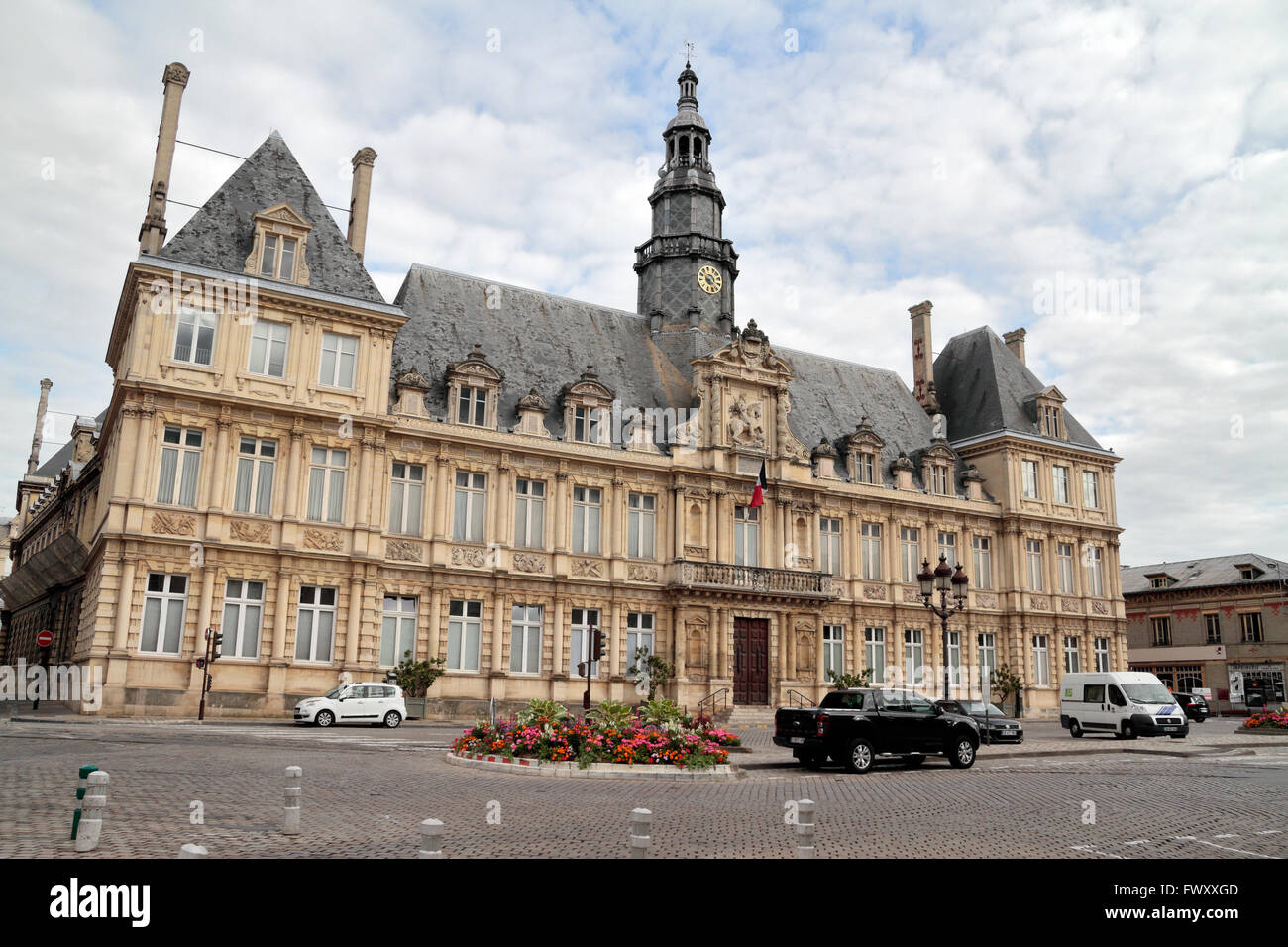 La mairie (ou hôtel de ville) à Reims, Champagne-Ardenne, France. Banque D'Images