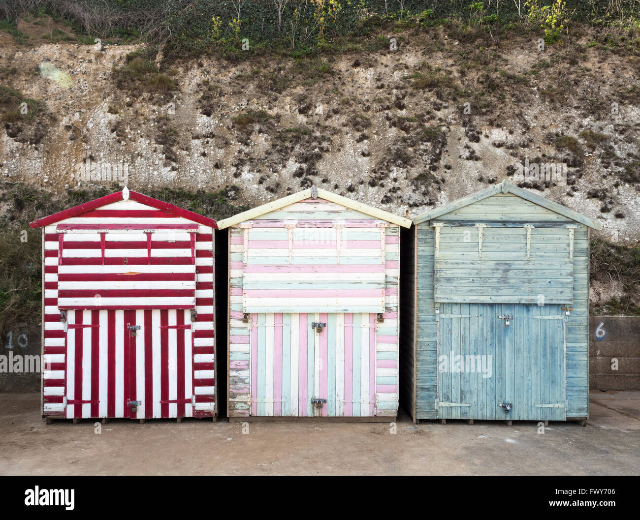 Trois cabines de plage à Broadstairs, Kent. Banque D'Images
