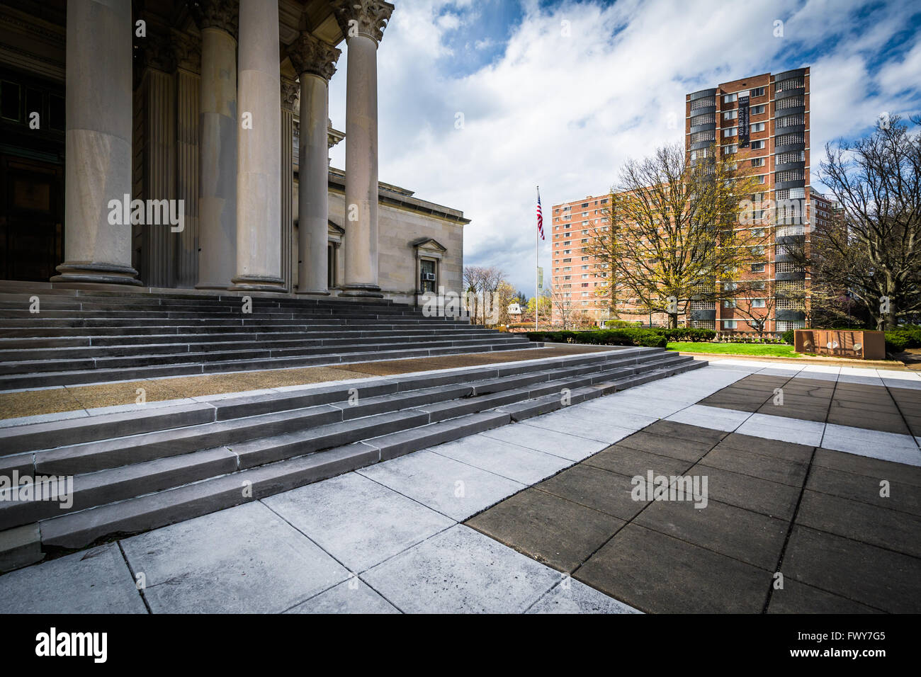 Le Temple du Rite écossais de la Franc-maçonnerie et les immeubles à appartements, à Baltimore, Maryland. Banque D'Images
