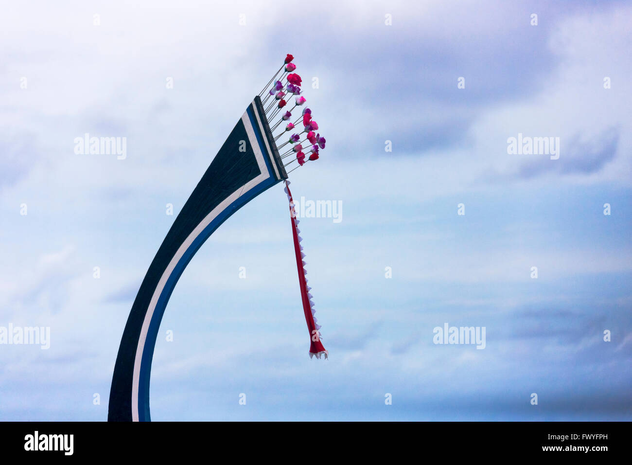 Drapeau sur la proue de Dhonis (bateau local), les Maldives Maldives Banque D'Images