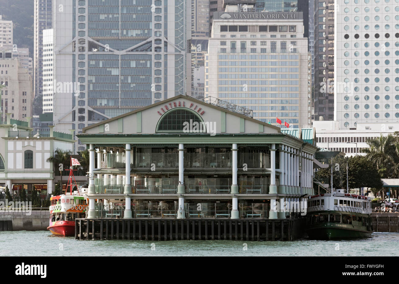 Central Pier, derrière l'hôtel Mandarin Oriental, District Central, Hong Kong Island, Hong Kong, Chine Banque D'Images