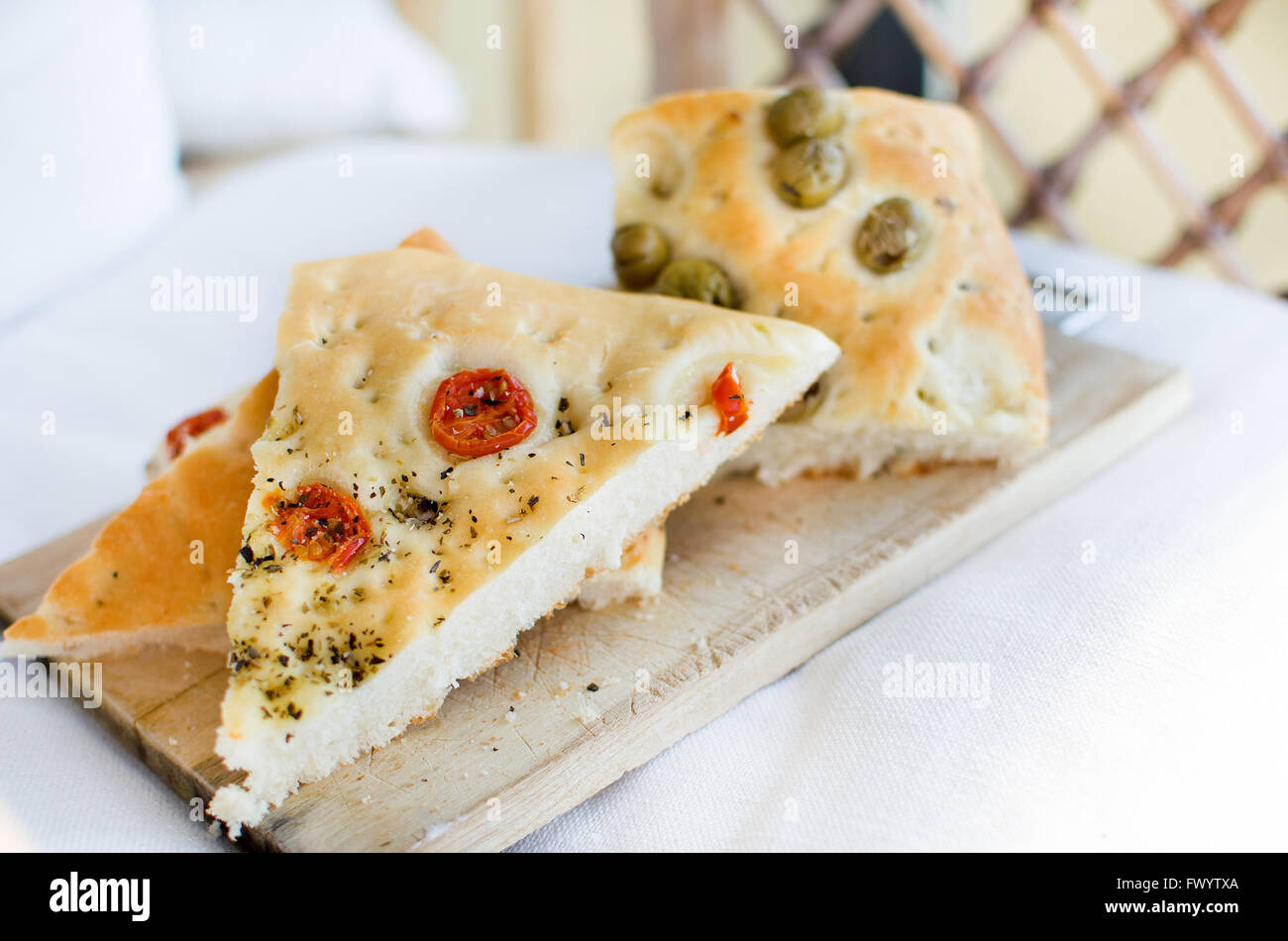 Italie tomates olives pain focaccia télévision cuite au four pain italien genovese ligure Banque D'Images