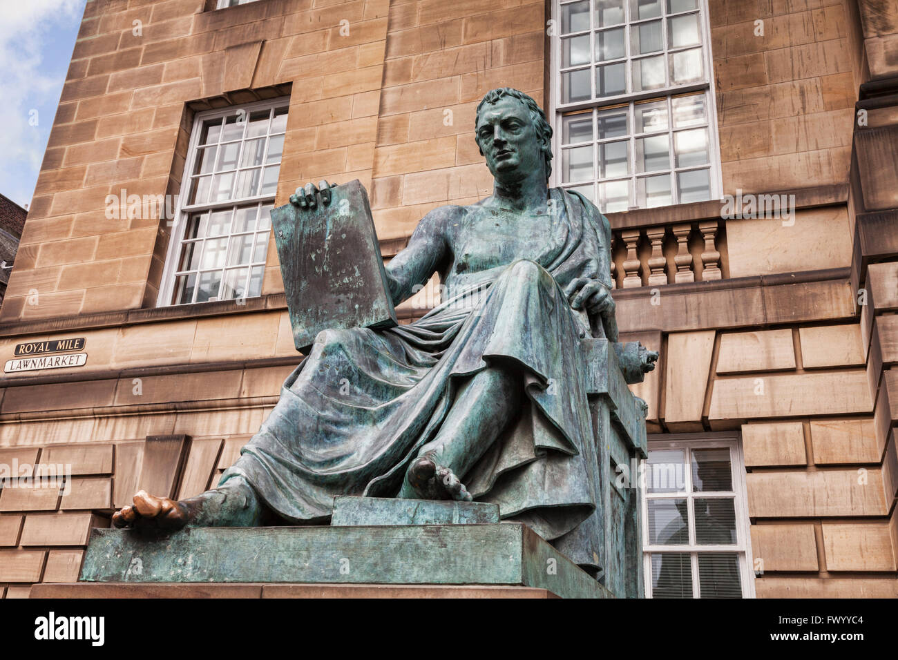 Statue du philosophe David Hume dans le Royal Mile, Édimbourg, Écosse, Royaume-Uni Banque D'Images