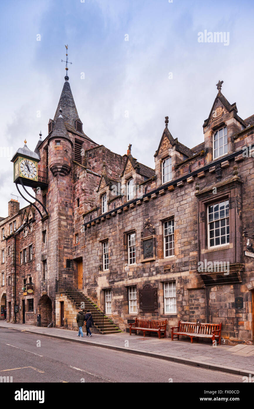 Canongate Tolbooth sur Canongate, partie du Royal Mile d'Édimbourg, en Écosse. C'était à l'origine le palais de justice, la prison et mee Banque D'Images