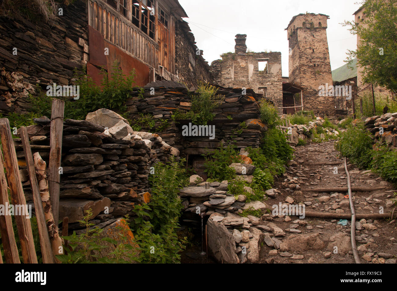 Ushguli ou Ushkuli est une communauté de villages situés à la tête de la gorge d'Enguri dans Upper Svaneti, Georgia. Banque D'Images