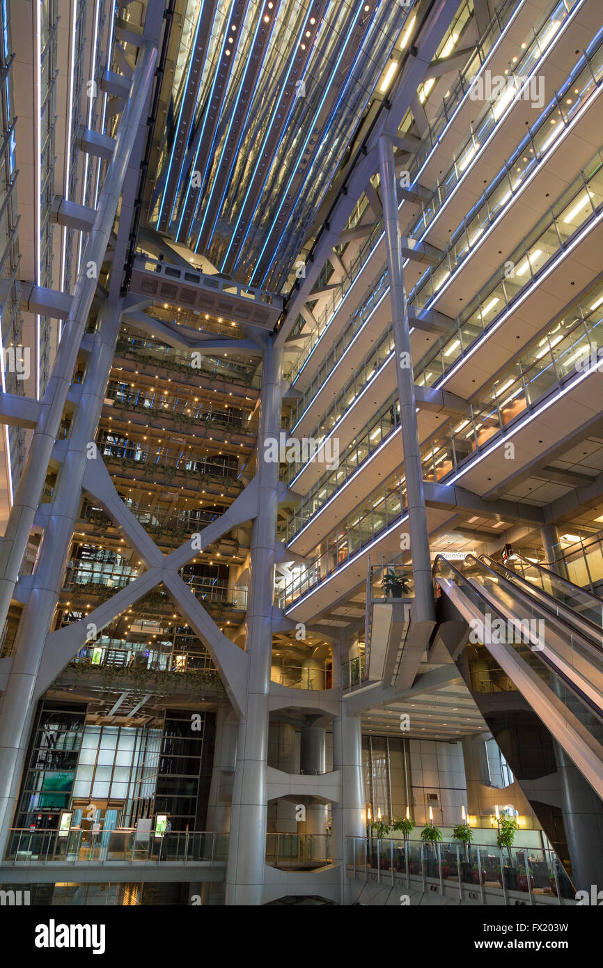 Atrium au bâtiment principal de la HSBC à Hong Kong, Chine. Banque D'Images