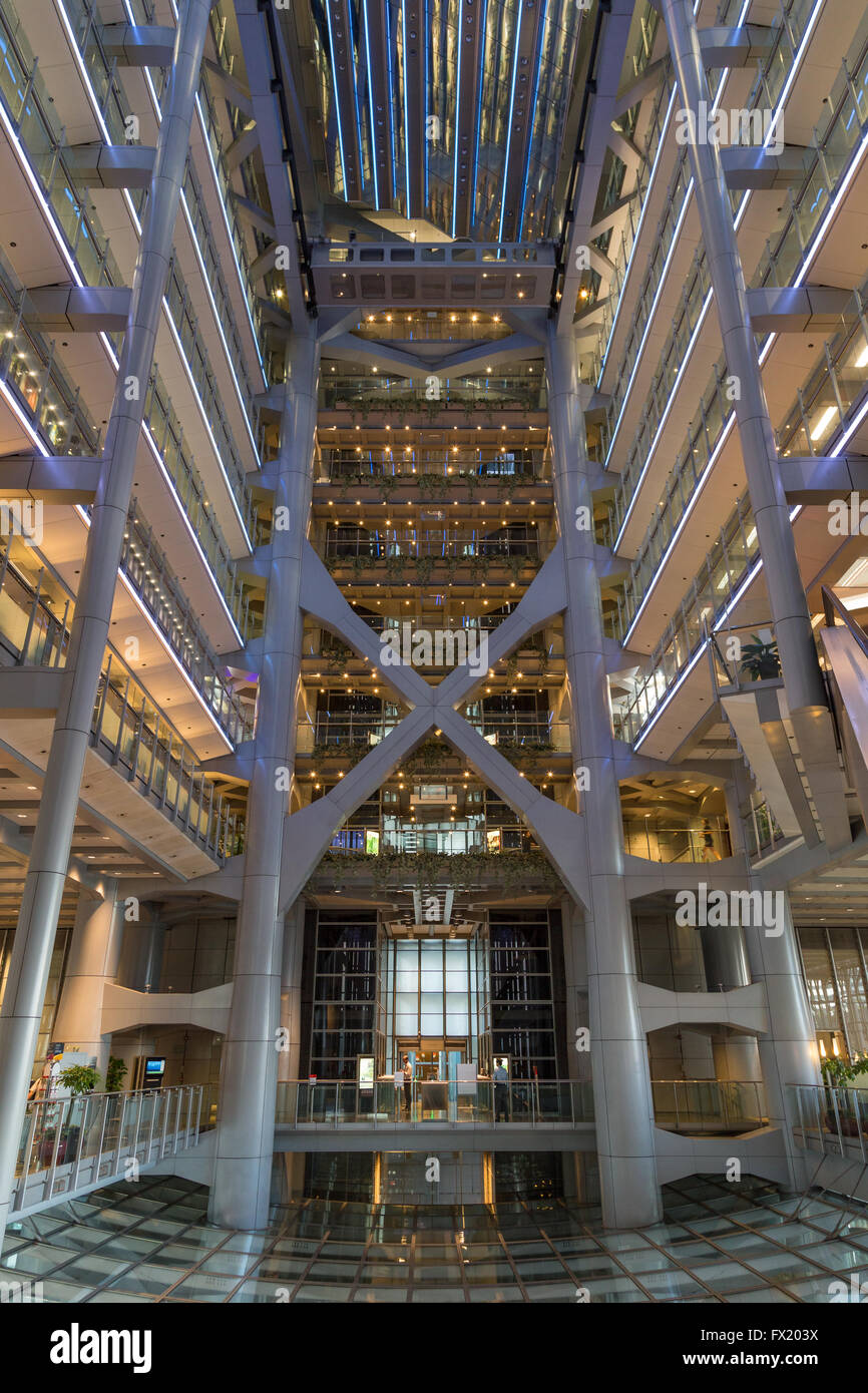 Atrium au bâtiment principal de la HSBC à Hong Kong, Chine. Banque D'Images