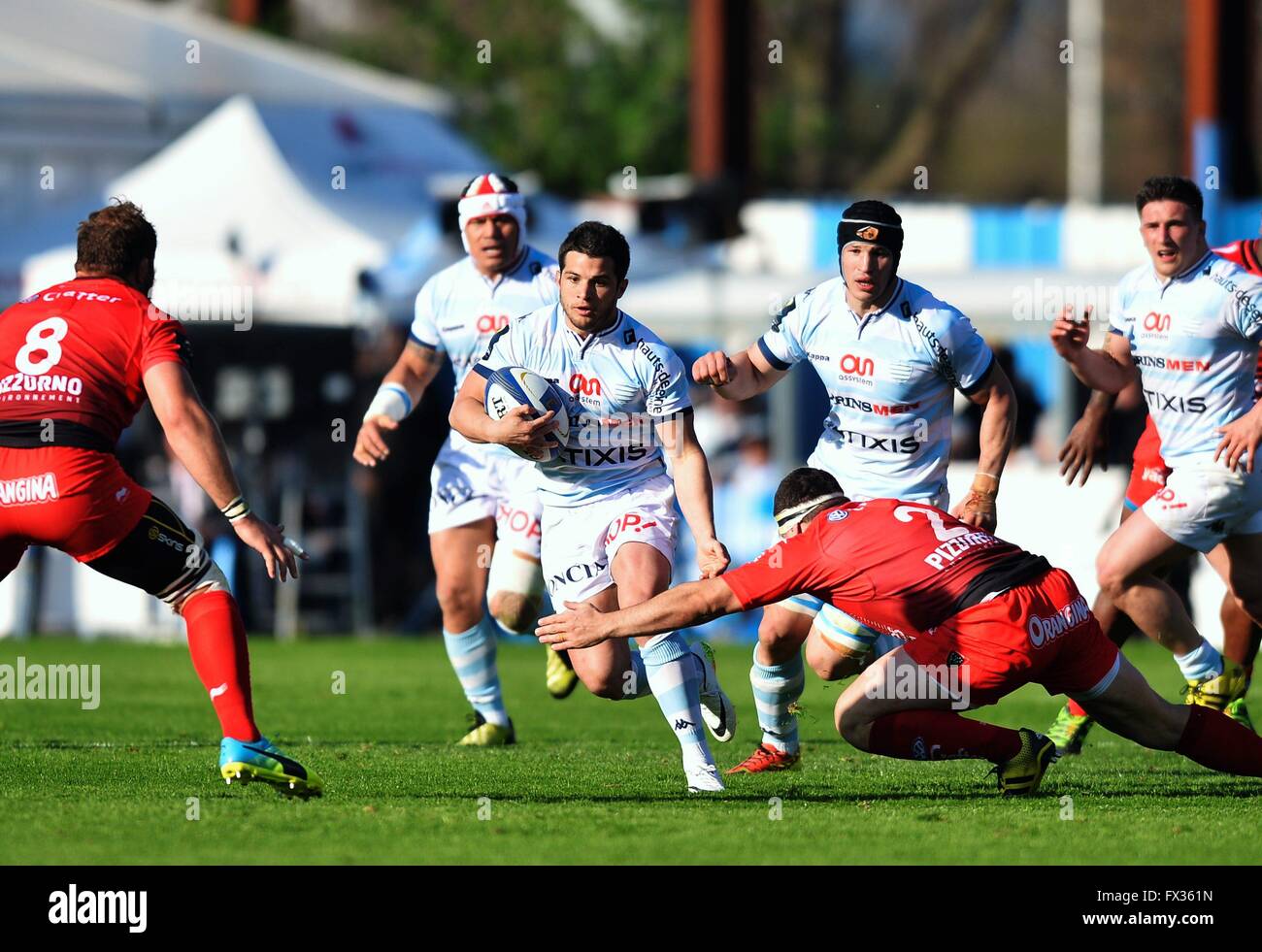 Paris, France. 10 avr, 2016. Champions d'Europe en quart de finale de Rugby. Racing Metro 92 RC par rapport à Toulon. Brice Dulin (RAC) Credit : Action Plus Sport/Alamy Live News Banque D'Images