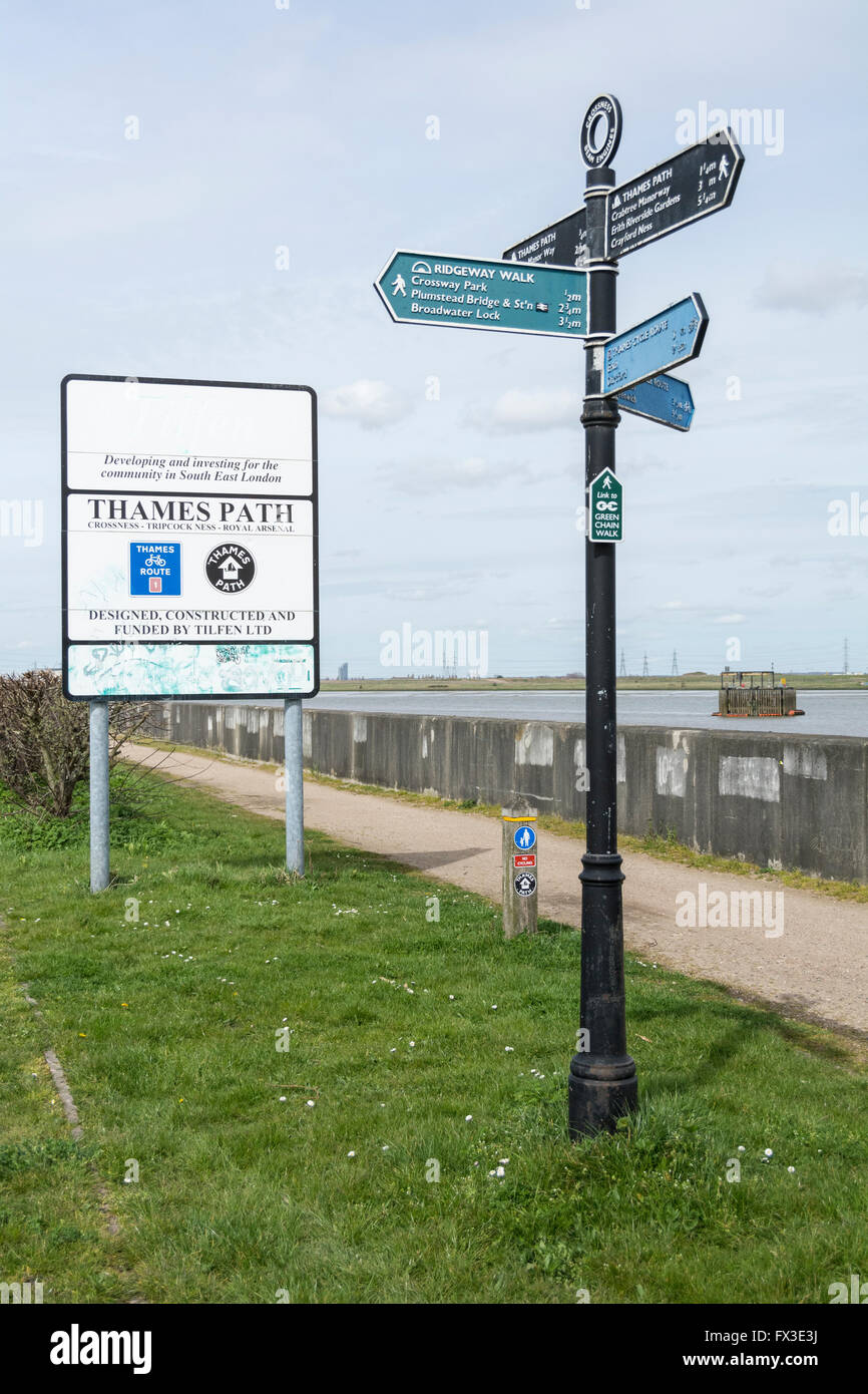 Le Thames path à Londres SE2 Glosas Emilianenses, Banque D'Images