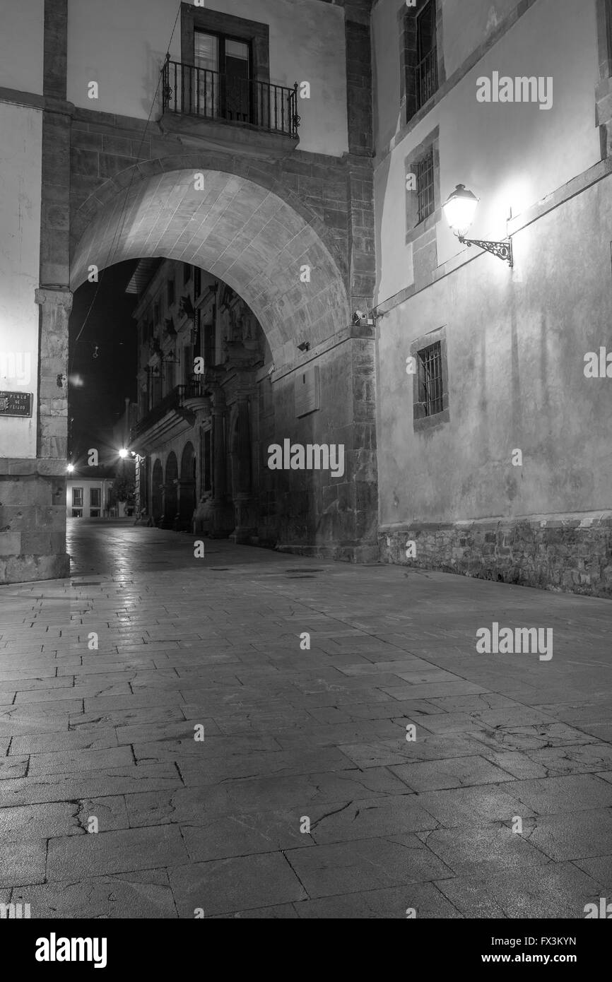 Vue de nuit sur la célèbre ville de Vigo, Espagne Banque D'Images