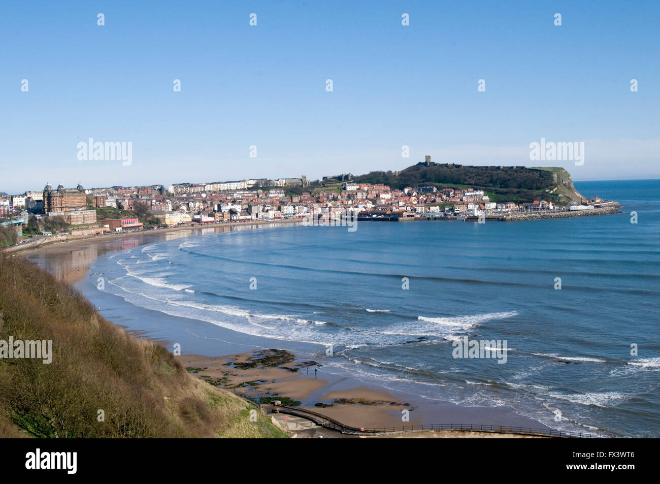 Scarborough bay yorkshire coast ville côtière plage plages mer front de l'est nord-est de l'uk Banque D'Images