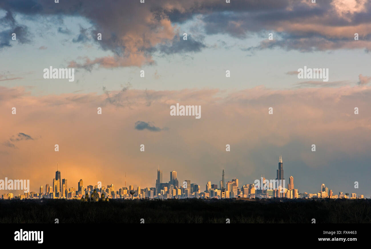 Chicago, Illinois - l'horizon de Chicago, photographié à partir de Rosemont, Illinois, près de l'aéroport O'Hare. Banque D'Images