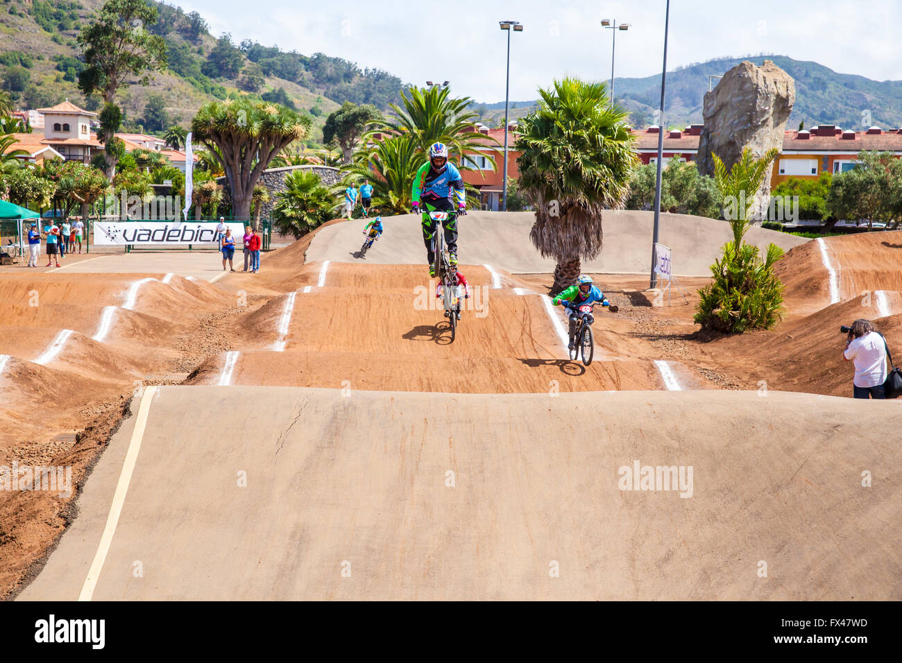 Dans une compétition de BMX Banque D'Images