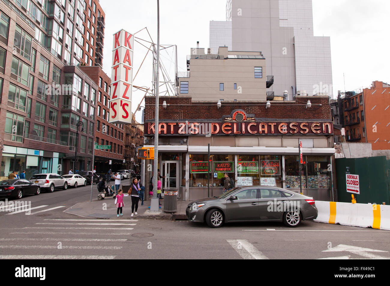 Katz's Deli, Traiteur un diner dans le Lower East Side, New York City, États-Unis d'Amérique. Banque D'Images