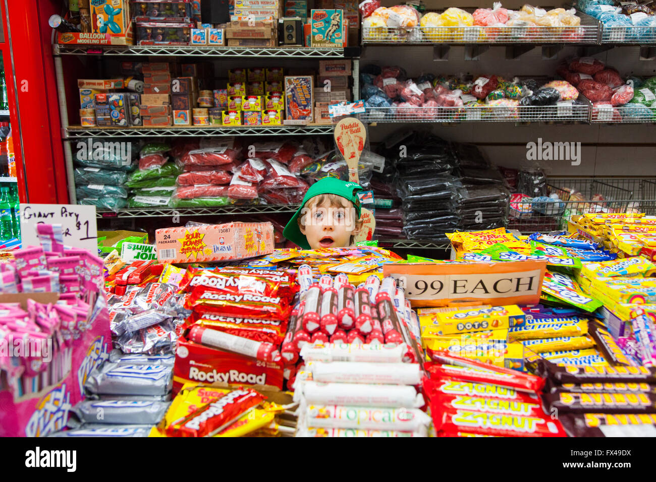 Sweet candy store économie, Rivington Street, Lower East Side, Manhattan, New York City, États-Unis d'Amérique. Banque D'Images