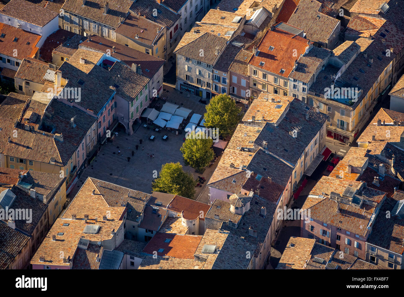 Vue aérienne, marché historique de Montélimar, le centre-ville de Montélimar,  centre, Montélimar, France, Rhône-Alpes, France Photo Stock - Alamy