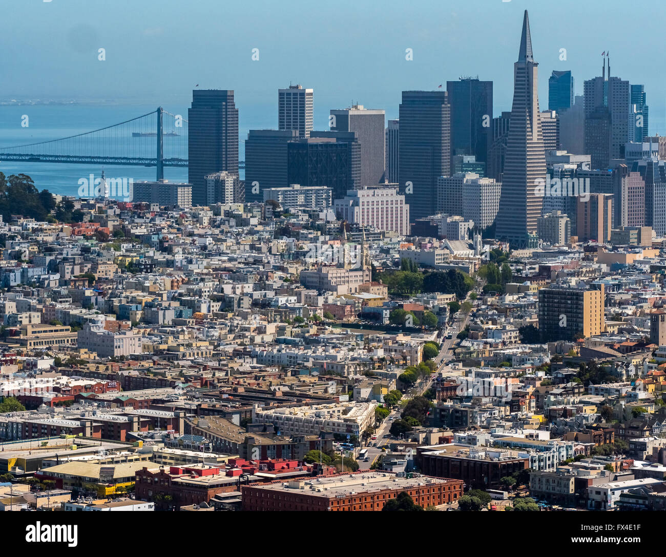 Vue aérienne, à la recherche du nord vers le quartier financier avec la Transamerica Pyramid, San Francisco, San Francisco Bay Area, Banque D'Images