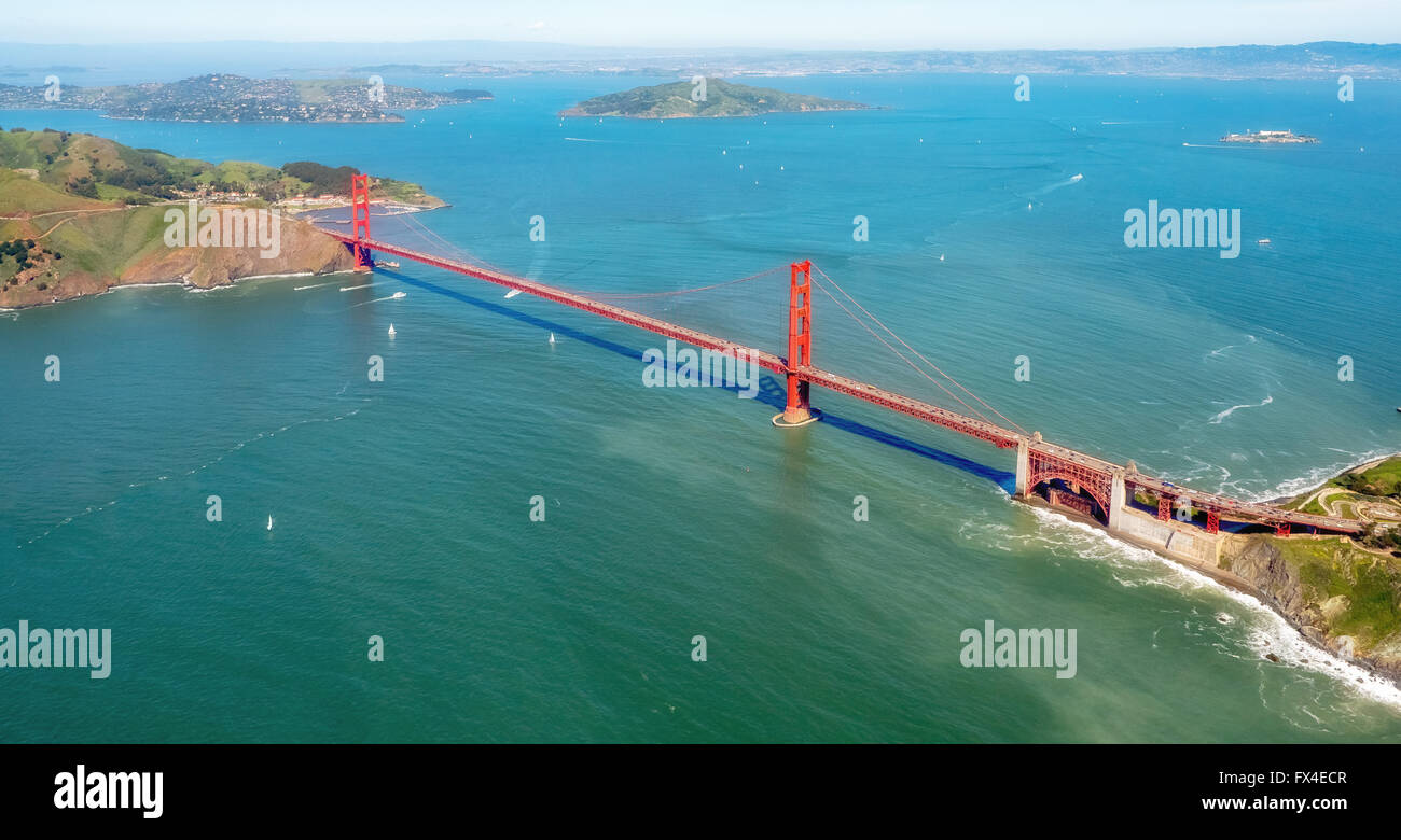 Vu vue aérienne, le Golden Gate Bridge à partir de la côte Pacifique, de San Francisco, San Francisco, États-Unis d'Amérique, Banque D'Images