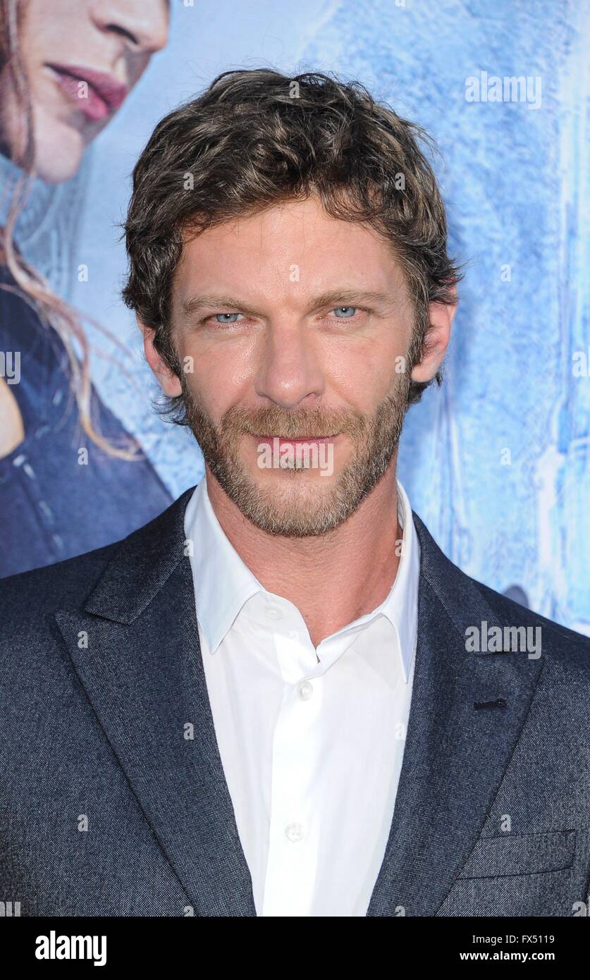 Los Angeles, CA, USA. Apr 11, 2016. Colin Morgan au arrivés pour la guerre de l'HIVER : HUNTSMAN Premiere, Regency Westwood Village Theatre, Los Angeles, CA, 11 avril 2016. Credit : Elizabeth Goodenough/Everett Collection/Alamy Live News Banque D'Images