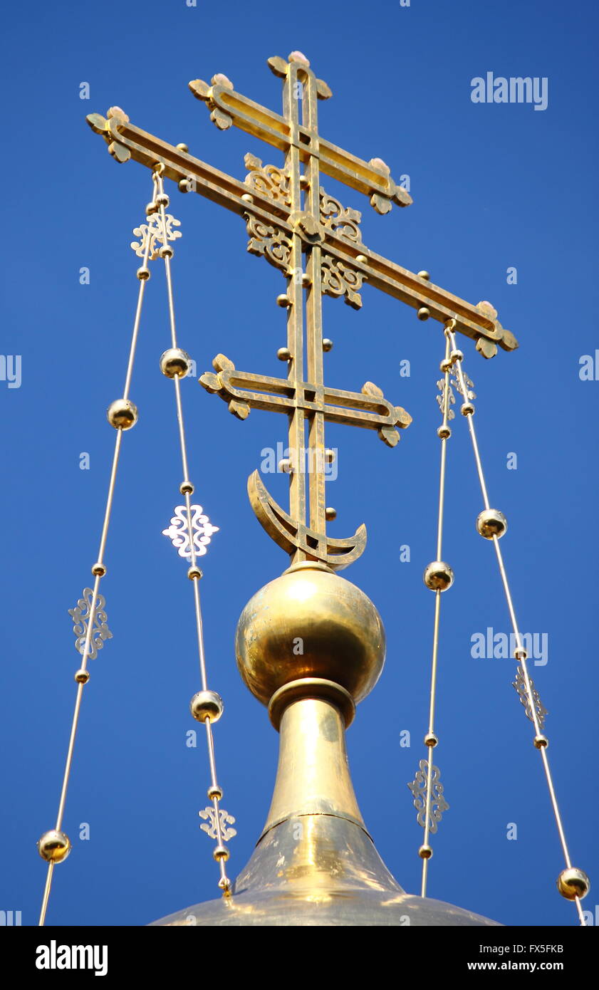 Croix dans l'Église du Sauveur sur le Sang Versé à Saint Petersburg, Russie Banque D'Images Croix dans l'Église du Sauveur sur le Sang Versé à Saint Petersburg, Russie Banque D'Images