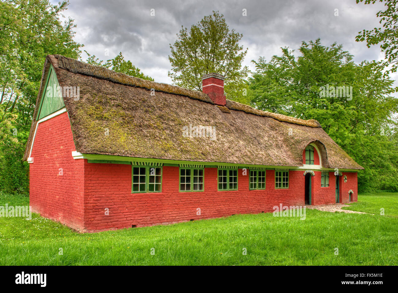 Vieille ferme scandinave tourner en haute plage dynamique Banque D'Images