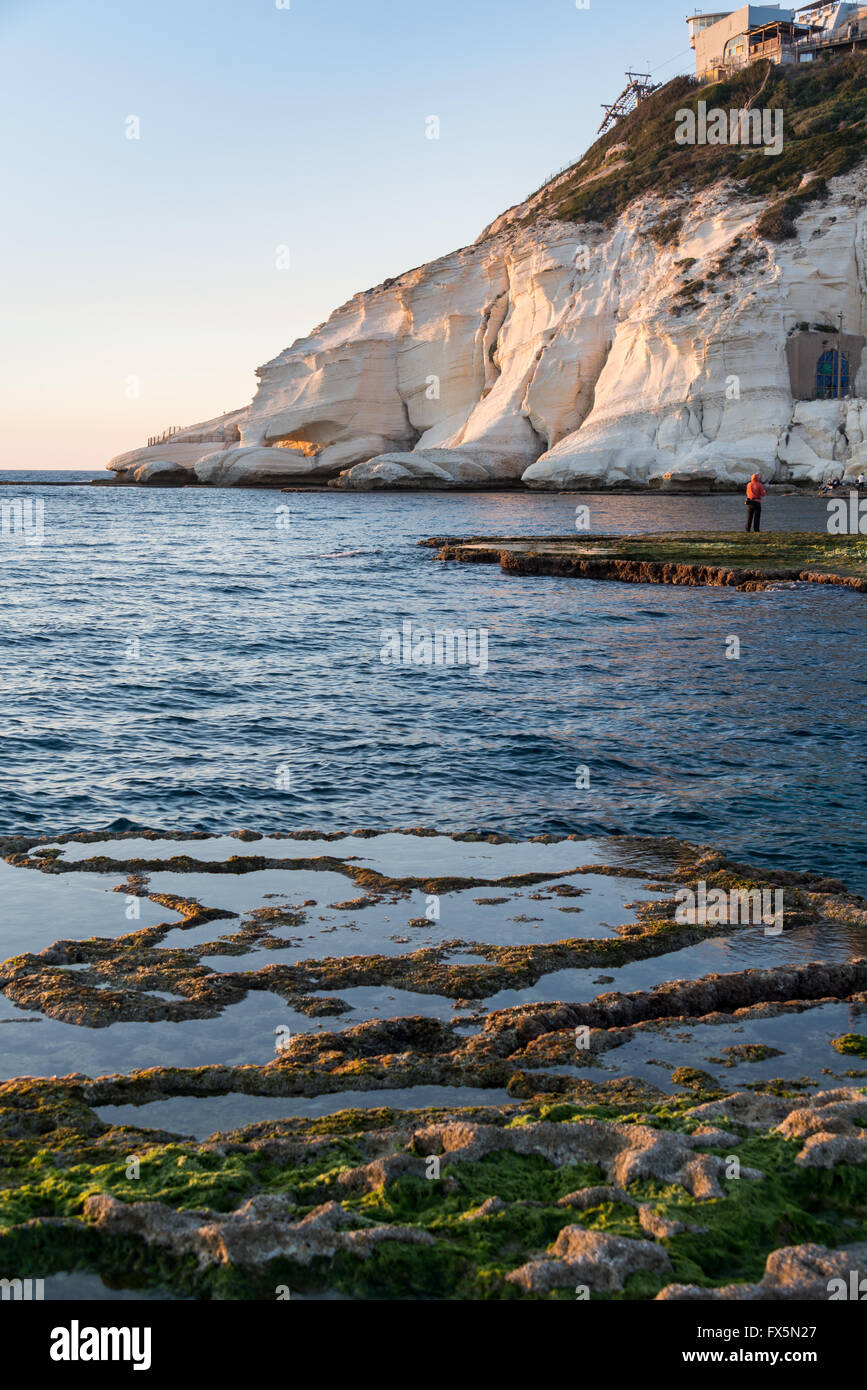 Avis de Rosh Hanikra de Achziv Beach, Israël Banque D'Images