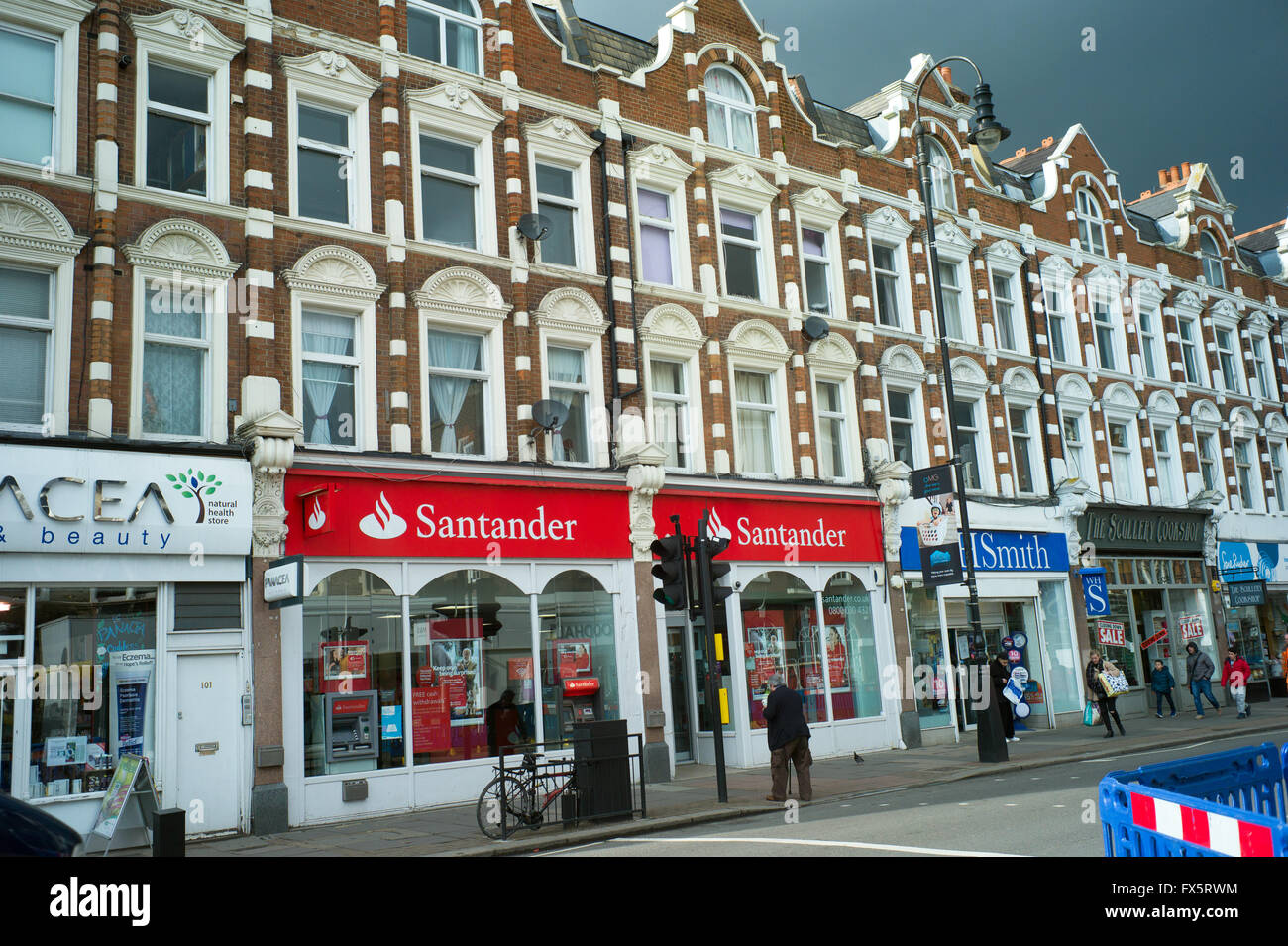 La Banque Santander à Muswell Hill, au nord de Londres Banque D'Images