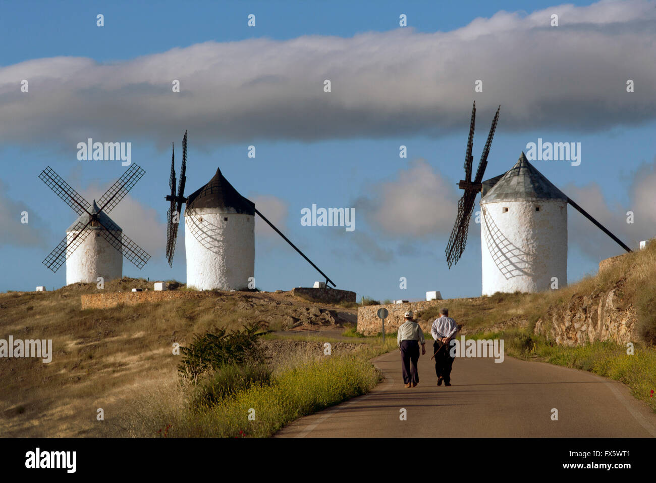 Les moulins à vent à Consuegra dans la province de Tolède, Castille-La Manche, Espagne Banque D'Images