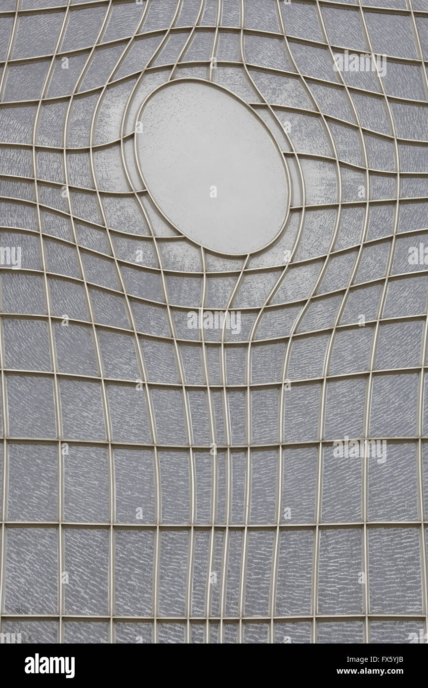 St Martin-in-the-Fields porte un symbole chrétien de retravailler gynécologiques, Shirazeh Houshiary conçu par Banque D'Images