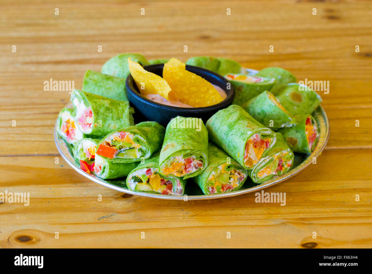 Restaurant mexicain offrant un régime sans gluten de remplacement à leur cuisine traditionnelle avec ces wraps végétariens veggie vegan. Banque D'Images Restaurant mexicain offrant un régime sans gluten de remplacement à leur cuisine traditionnelle avec ces wraps végétariens veggie vegan. Banque D'Images