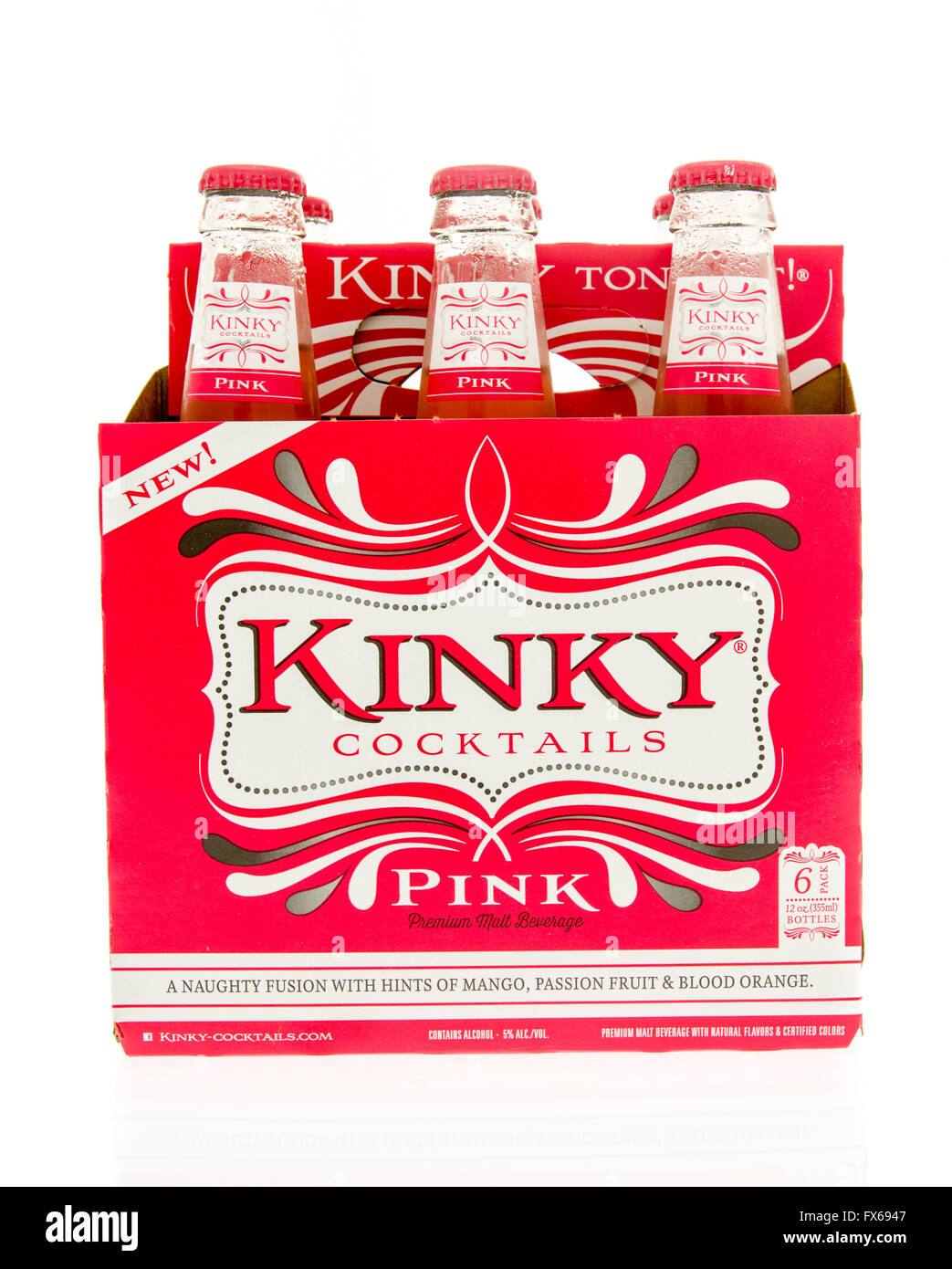 Winneconne, WI - 15 mars 2016 : un six-pack de Kinky cocktails boissons de malt rose Banque D'Images