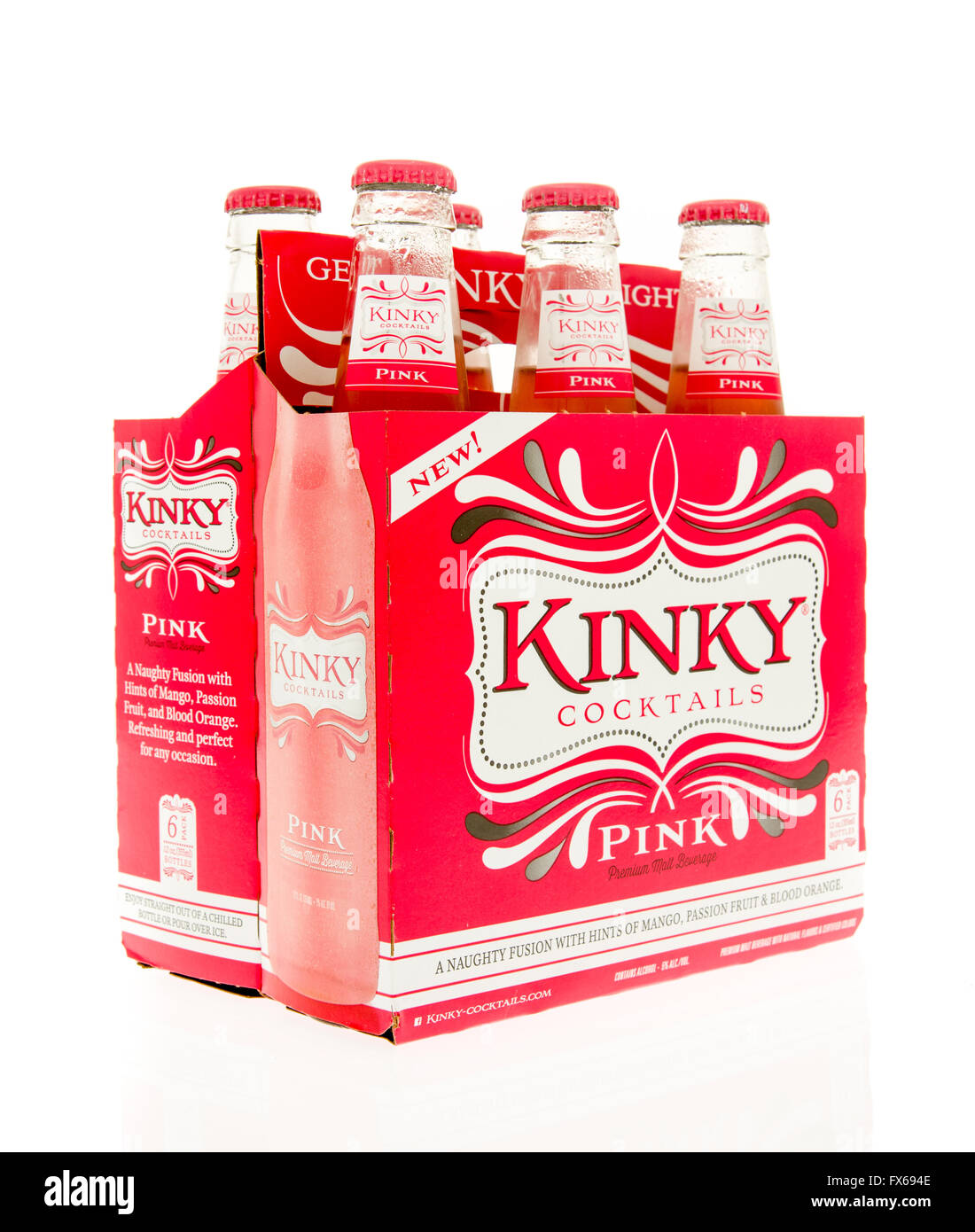 Winneconne, WI - 15 mars 2016 : un six-pack de Kinky cocktails boissons de malt rose Banque D'Images