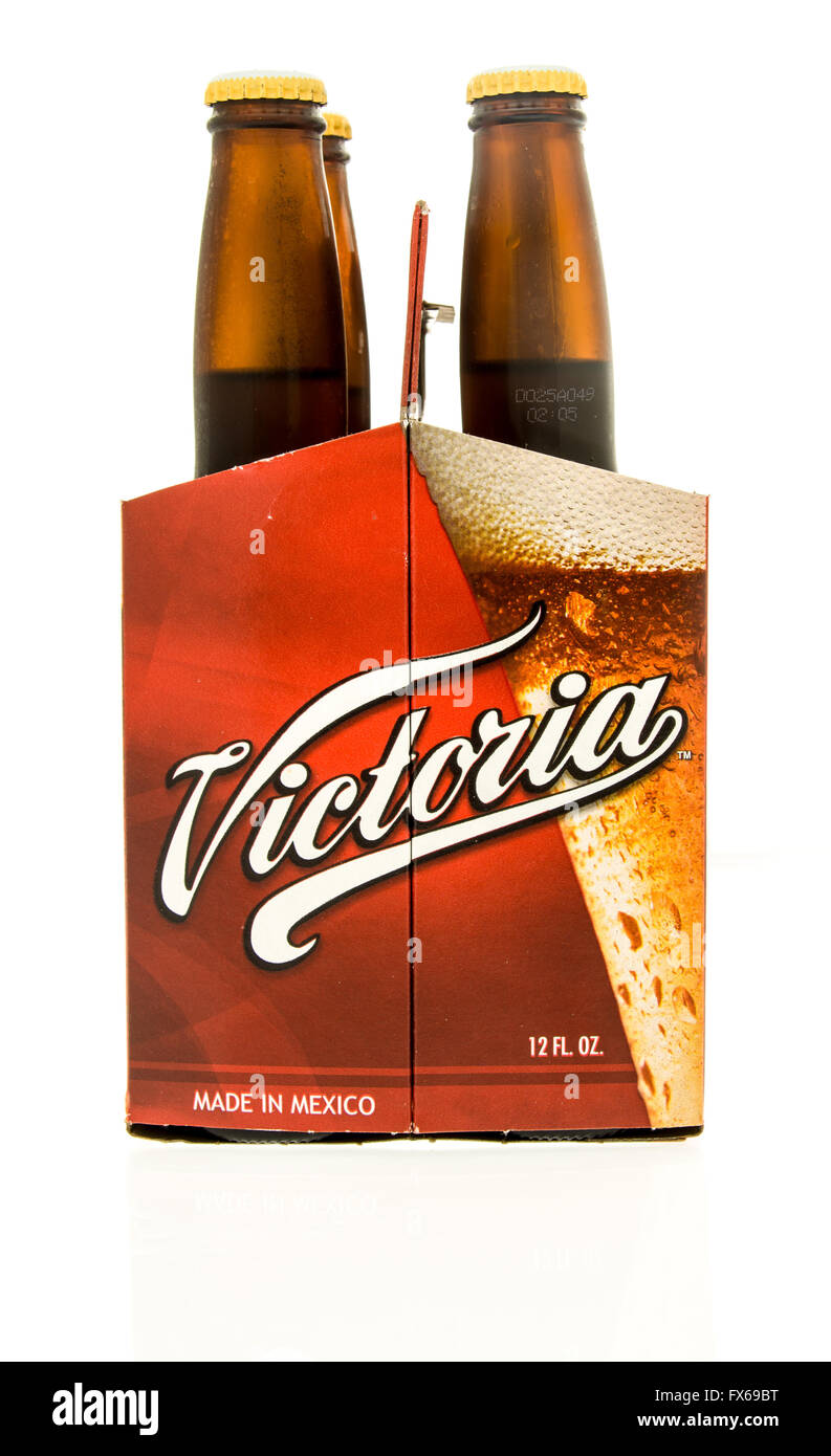 Winneconne, WI - 15 mars 2016 : un six-pack de bière Victoria du Mexique Banque D'Images