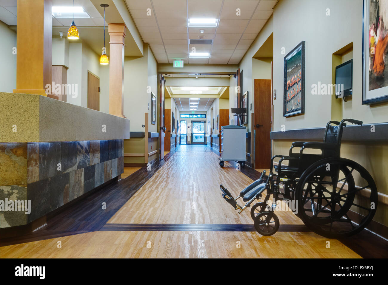 Couloir vide en résidence-services Banque D'Images