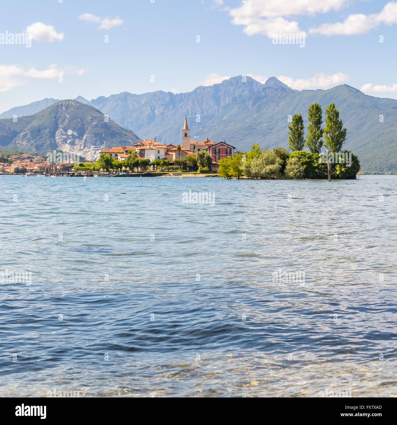 'Photo' pescatori île avec ses beaux jardins, lac Majeur, Stresa, Italie. Square photo. Banque D'Images